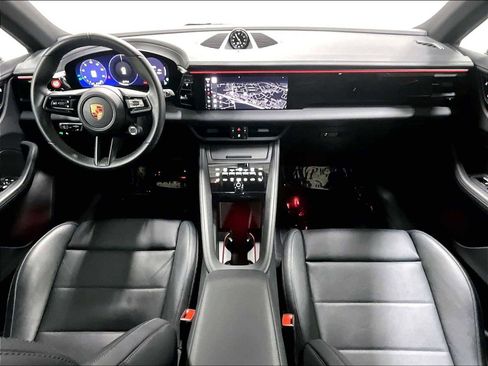 Used 2025 Porsche Macan 4 Electric image 17