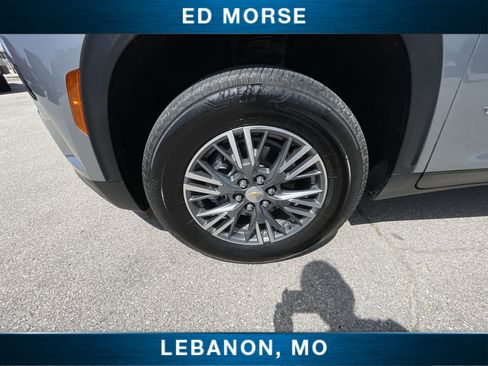 Used 2025 Chevrolet Traverse LT FWD image 31
