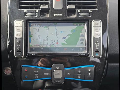 Used 2016 Nissan Leaf SL image 16