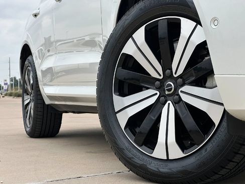 Used 2023 Volvo XC60 T8 Plus AWD/4WD image 9