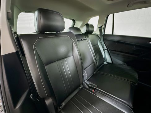 Used 2024 Volkswagen Tiguan SE w/ Panoramic Sunroof Package AWD/4WD image 25