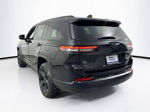 Used 2023 Jeep Grand Cherokee L Limited w/ Luxury Tech Group II image 7