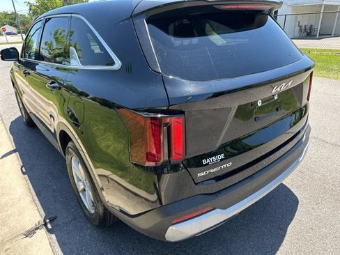 New 2026 Kia Sorento LX FWD image 14
