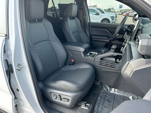 Used 2025 Toyota 4Runner TRD Off-Road Premium image 25