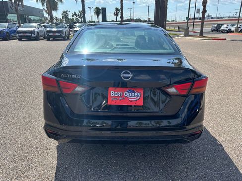 Used 2024 Nissan Altima 2.5 S FWD image 5