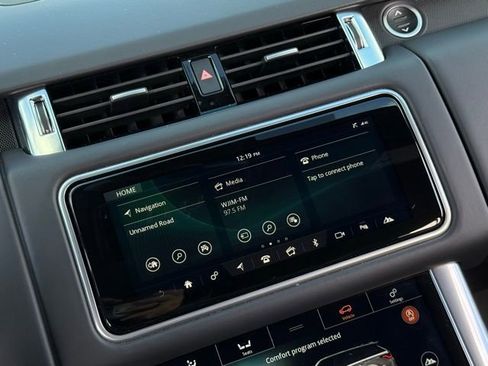 Used 2022 Land Rover Range Rover Sport HST image 23