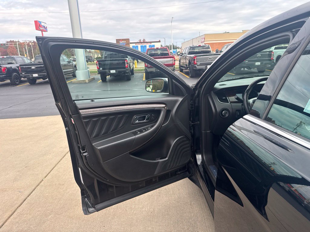 Used 2018 Ford Taurus Limited AWD/4WD image 13