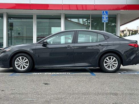 Certified 2025 Toyota Camry LE FWD image 7