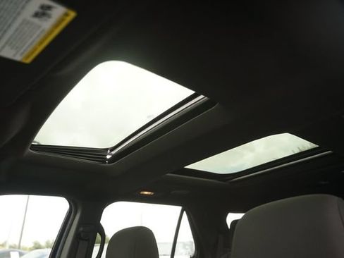 Used 2014 Ford Explorer XLT w/ Equipment Group 201A FWD image 11