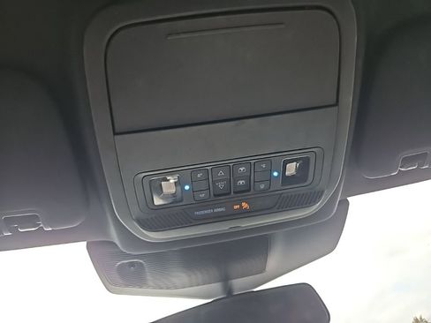 Used 2020 Ford Explorer XLT w/ Equipment Group 202A image 20