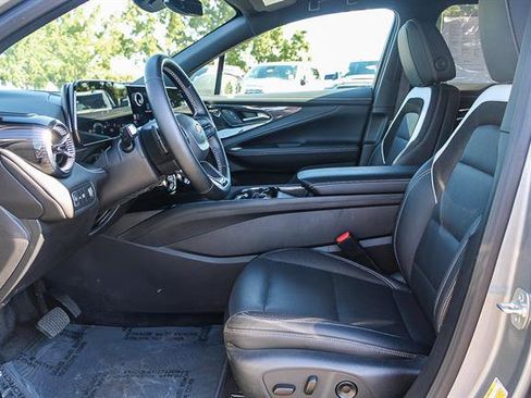 Used 2024 Chevrolet Blazer EV LT image 17