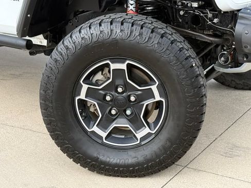 Used 2021 Jeep Gladiator Mojave AWD/4WD image 2