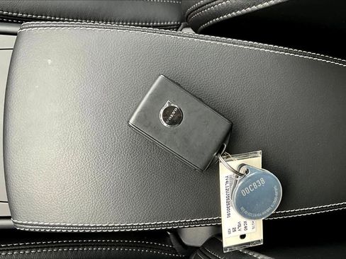 Used 2025 Volvo XC40 B5 Core w/ Protection Package Premier image 13