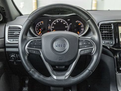 Used 2021 Jeep Grand Cherokee Laredo X image 9