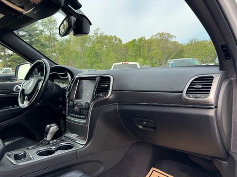Used 2018 Jeep Grand Cherokee Limited w/ Luxury Group II AWD/4WD image 20