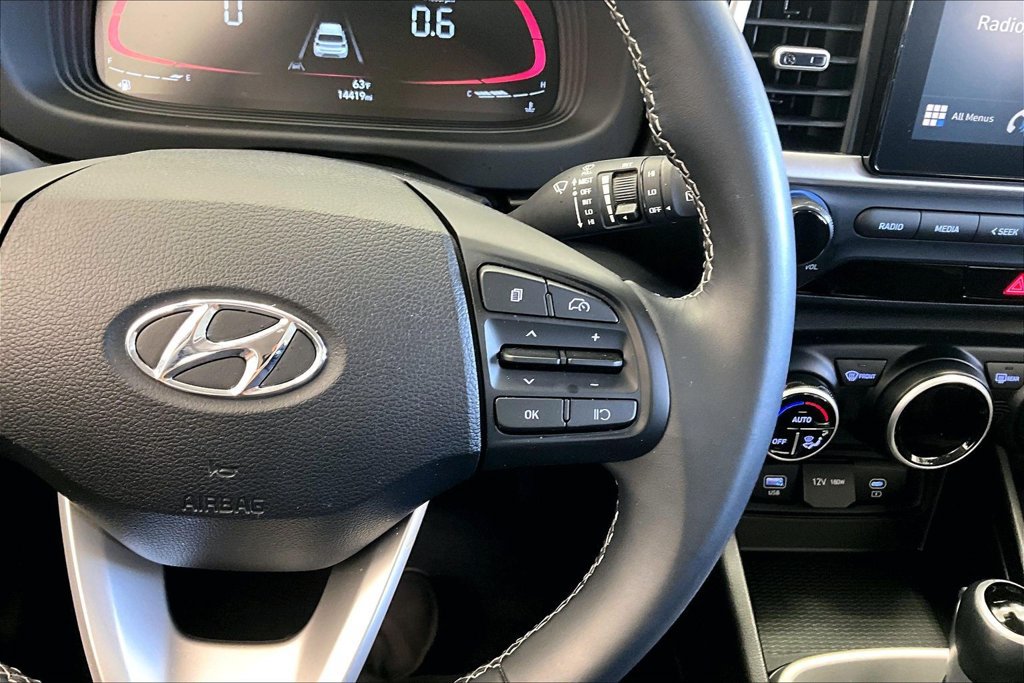 Used 2024 Hyundai Venue SEL FWD image 21