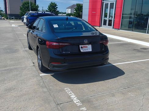 Used 2022 Volkswagen Jetta SE FWD image 8