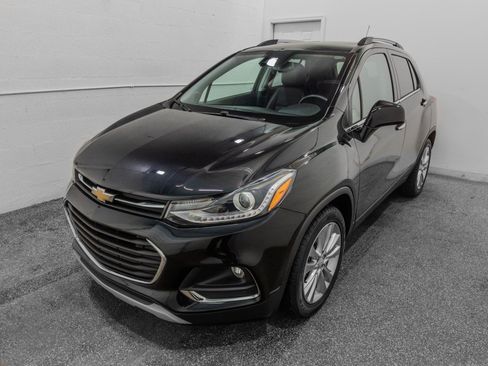Used 2020 Chevrolet Trax Premier FWD image 4