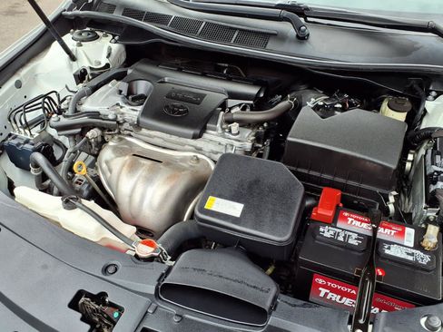 Used 2016 Toyota Camry SE FWD image 8