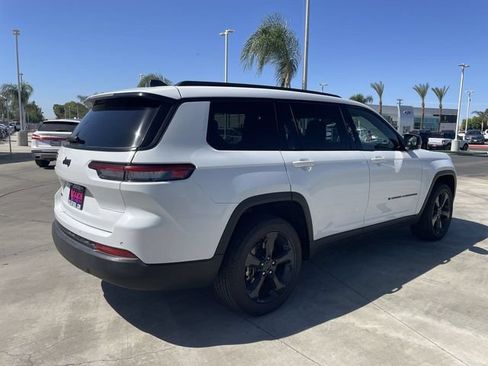 Used 2023 Jeep Grand Cherokee L Laredo AWD/4WD image 8