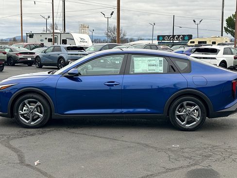New 2025 Kia K4 LXS FWD image 8
