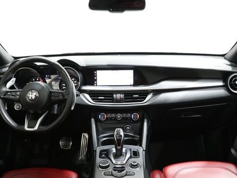 Used 2023 Alfa Romeo Stelvio Veloce AWD/4WD image 12