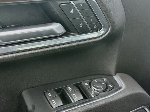 Used 2025 GMC Sierra 1500 SLT RWD image 15