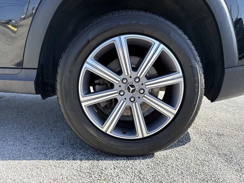 Used 2023 Mercedes-Benz GLS 450 4MATIC image 10