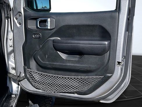 Used 2018 Jeep Wrangler Unlimited Rubicon image 24