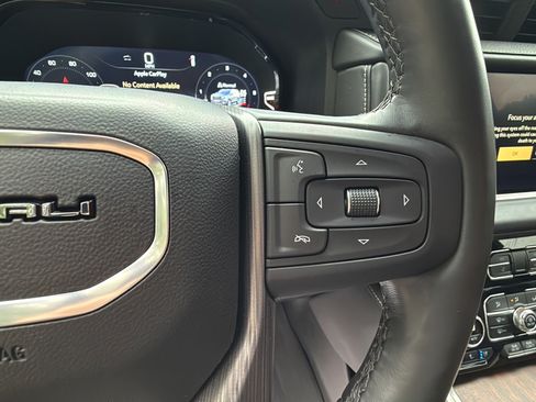 Used 2024 GMC Yukon XL Denali Ultimate AWD/4WD image 19