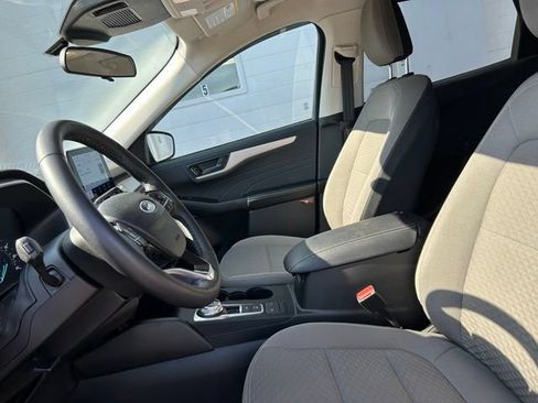 Used 2022 Ford Escape SE w/ SE Sport Appearance Package AWD/4WD image 8