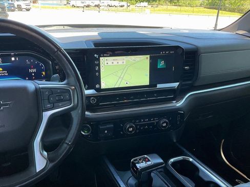 Used 2022 Chevrolet Silverado 1500 RST w/ Convenience Package II RWD image 9