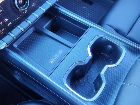 Used 2025 GMC Acadia Elevation w/ Elevation Premium Package image 25