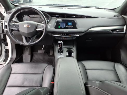 Used 2022 Cadillac XT4 Premium Luxury w/ Enhanced Visibility Package FWD image 7
