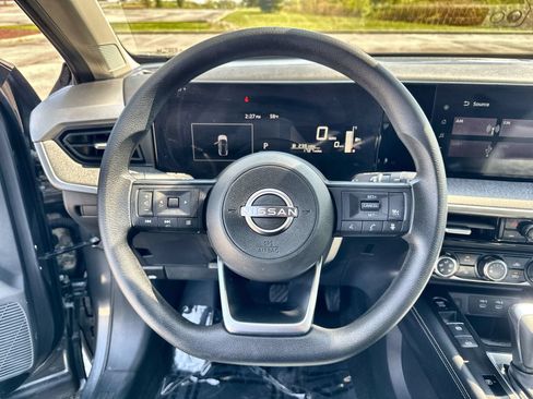 Certified 2025 Nissan Kicks SV AWD/4WD image 21