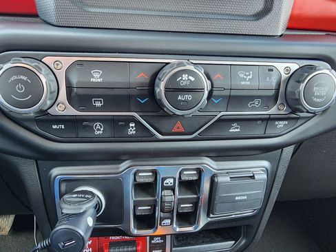 Used 2021 Jeep Gladiator Rubicon AWD/4WD image 24