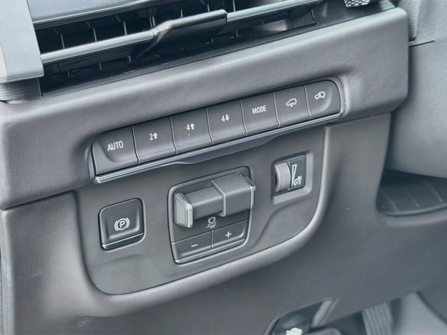 Used 2026 Cadillac Escalade Platinum Sport AWD/4WD image 10