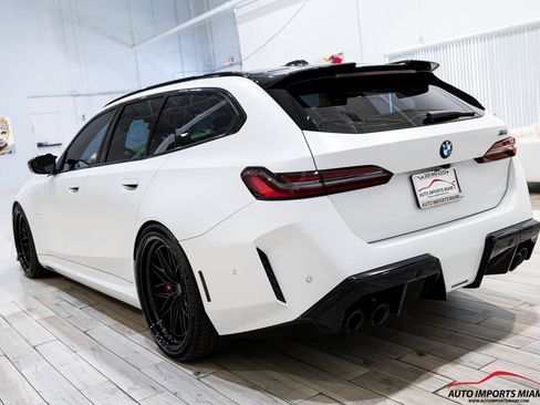 Used 2026 BMW M5 Touring AWD/4WD image 19