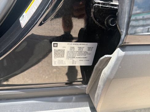 Used 2021 GMC Acadia SLT FWD image 24