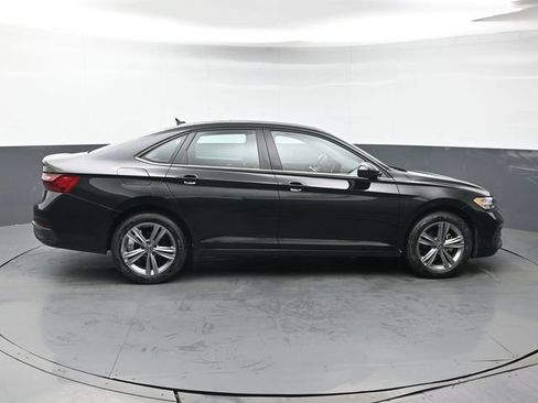 Used 2023 Volkswagen Jetta SE FWD image 6