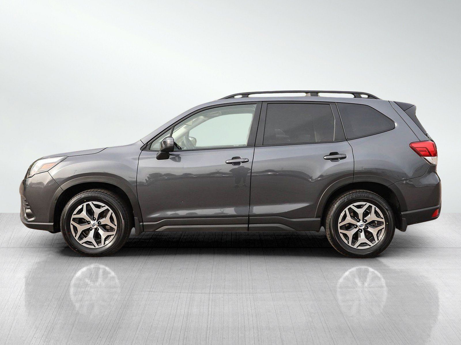 Used 2024 Subaru Forester Premium AWD/4WD image 2