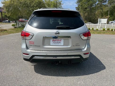 Used 2015 Nissan Pathfinder Platinum w/ Family Entertainment Package image 34
