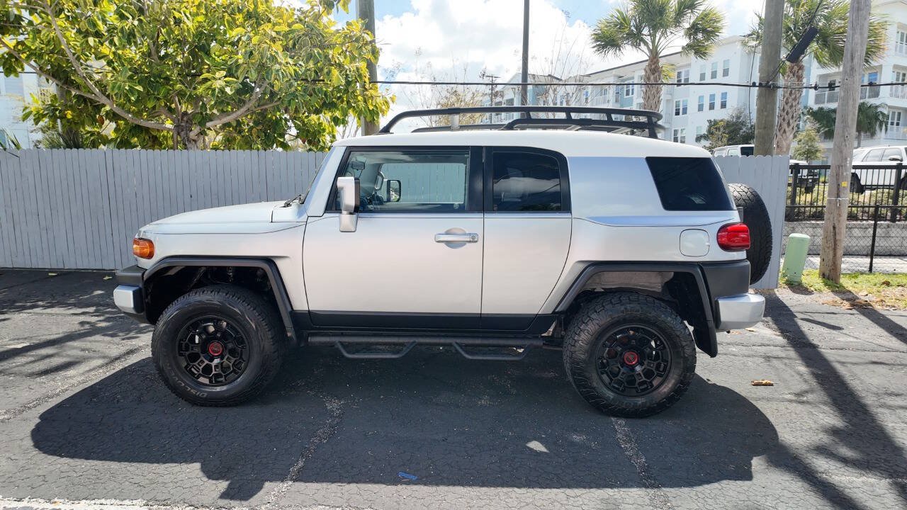 Used 2008 Toyota FJ Cruiser 4WD w/ Upgrade Pkg 2 image 5
