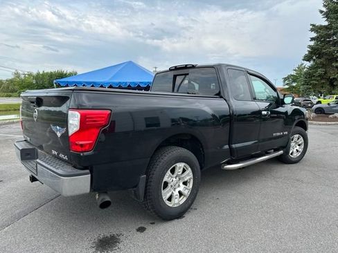Used 2018 Nissan Titan SV AWD/4WD image 5