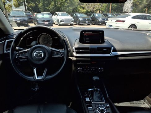 Used 2017 MAZDA MAZDA3 Touring FWD image 19