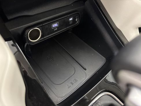 Used 2024 Kia Telluride S FWD image 43