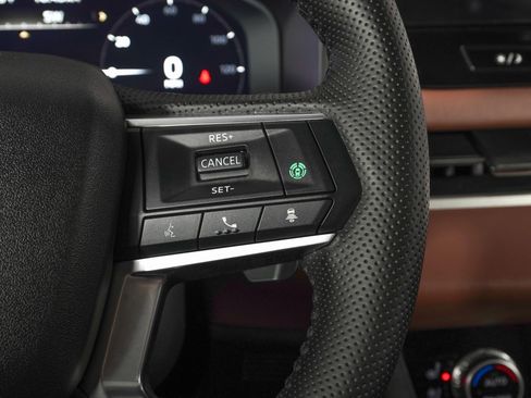 Used 2025 Mitsubishi Outlander SEL image 24