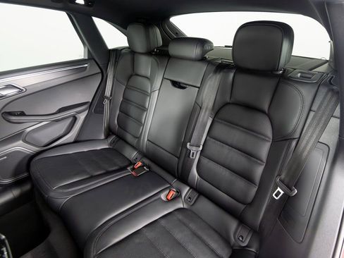 New 2026 Porsche Macan GTS image 38