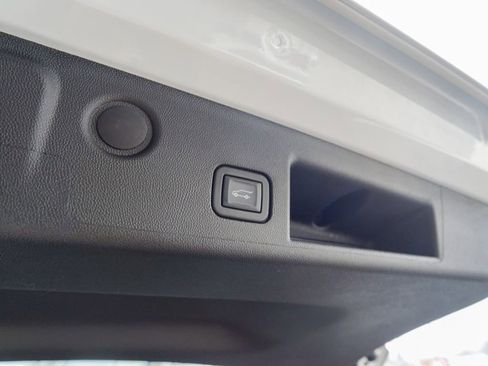 Used 2023 Chevrolet Equinox LT FWD image 11