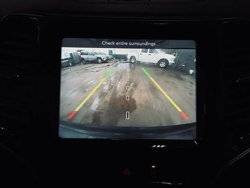 Used 2022 Jeep Cherokee Limited image 41